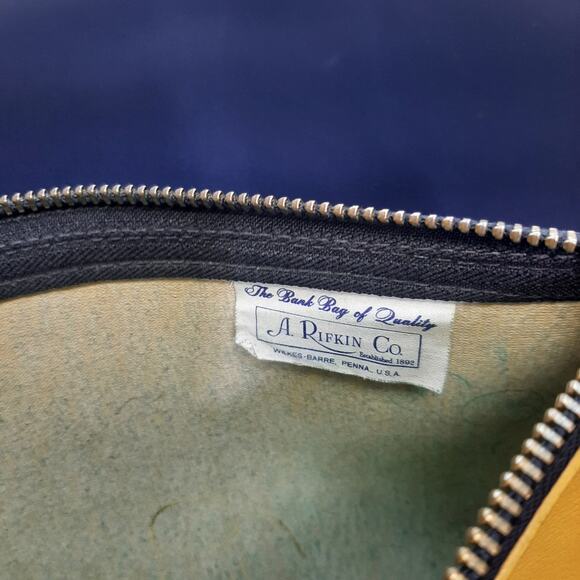 VTG Capital Hill State Bank & Trust Zippered Security Bank Money Deposit Bag - Picture 8 of 8